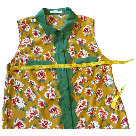 Esley Vintage Inspired Sleeveless Floral Blouse - Picture 5 of 9